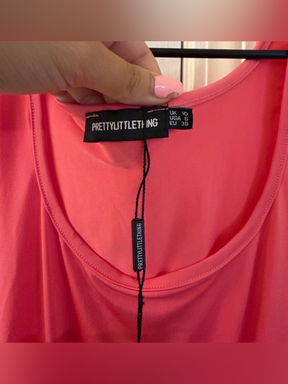 NWT PrettyLittleThing Pink Recycled Slinky Scoop Neck Bodysuit - Picture 4 of 5
